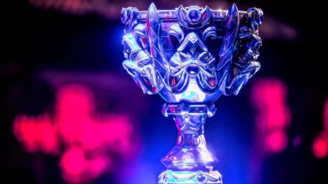 LOL-League-Of-Legends-Worlds-2018-South-Korea-Trophy-Featured